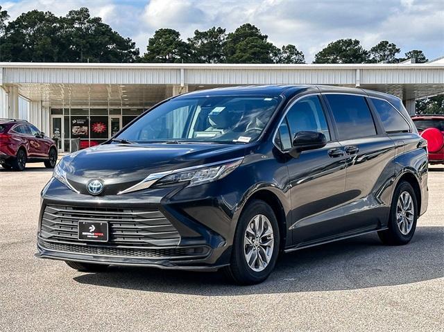 used 2022 Toyota Sienna car, priced at $31,500