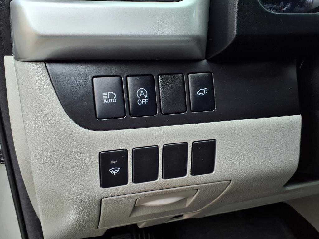 used 2017 Toyota Highlander car, priced at $26,995