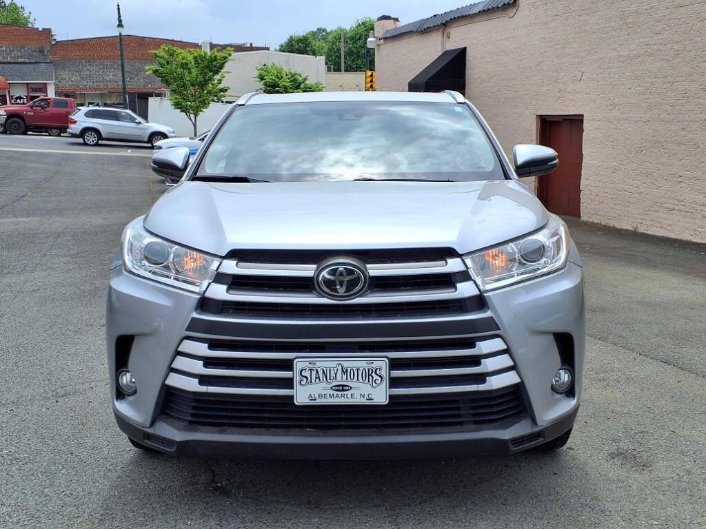 used 2017 Toyota Highlander car, priced at $26,995