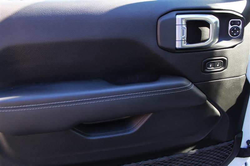 used 2022 Jeep Gladiator car, priced at $28,995