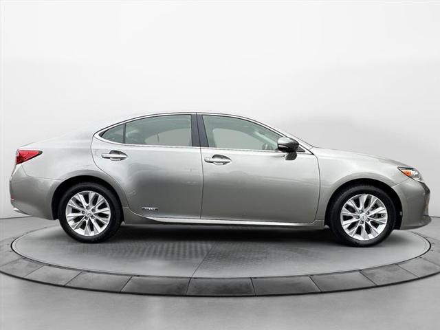 used 2015 Lexus ES 300h car, priced at $15,299