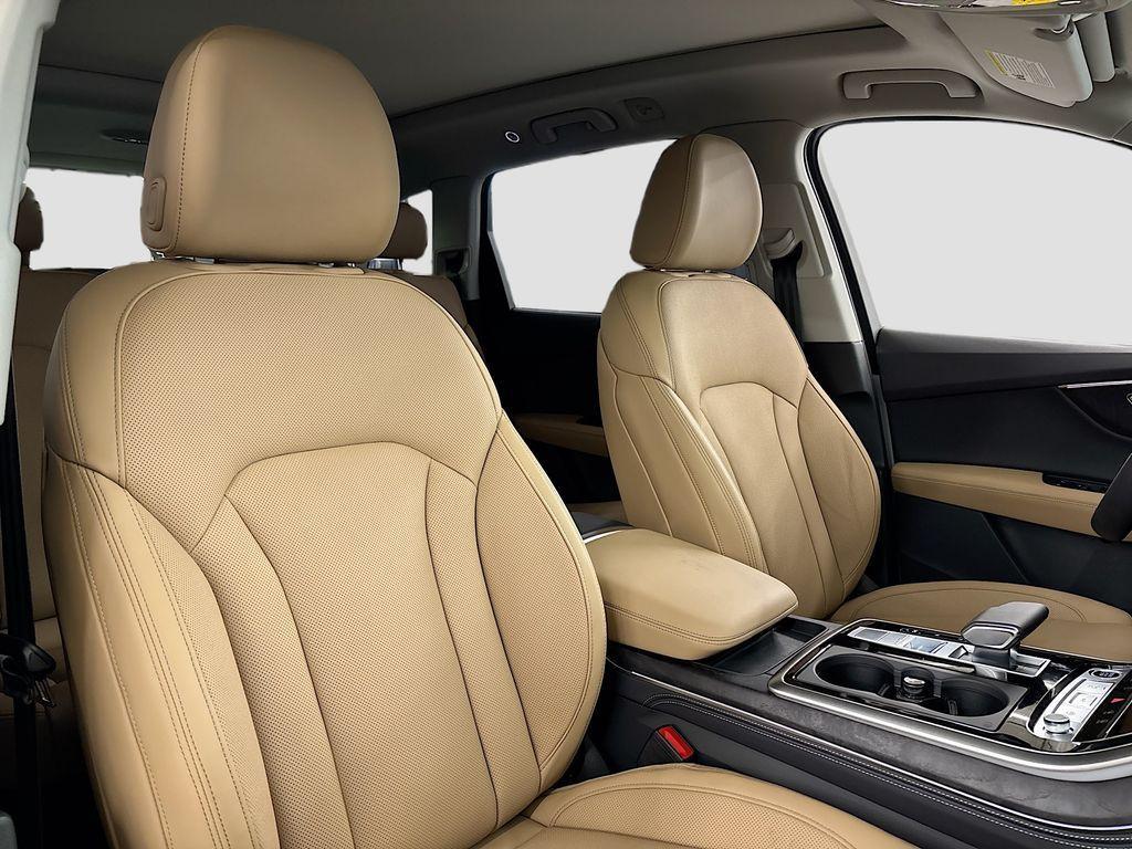 new 2025 Audi Q7 car, priced at $83,750