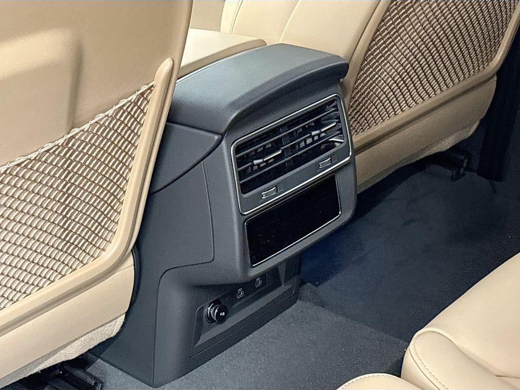 new 2025 Audi Q7 car, priced at $83,750