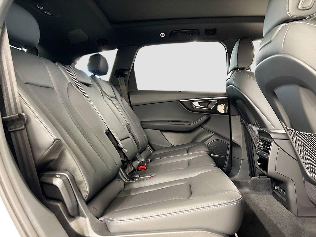 new 2026 Audi Q7 car, priced at $78,140
