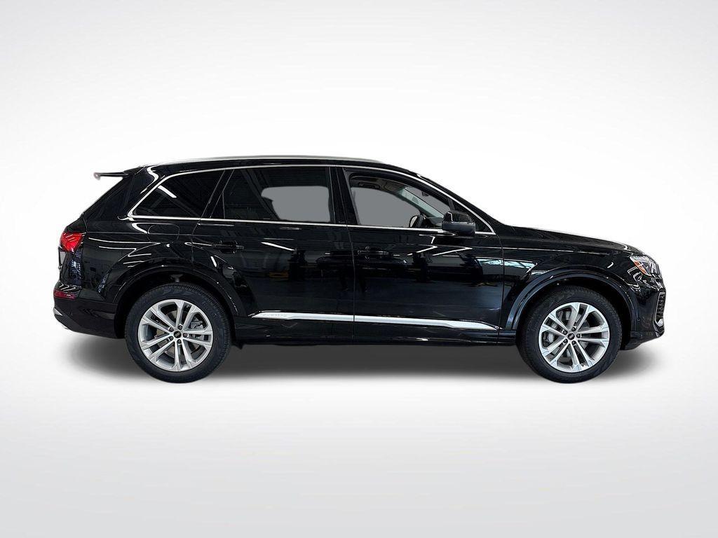 new 2025 Audi Q7 car, priced at $72,600