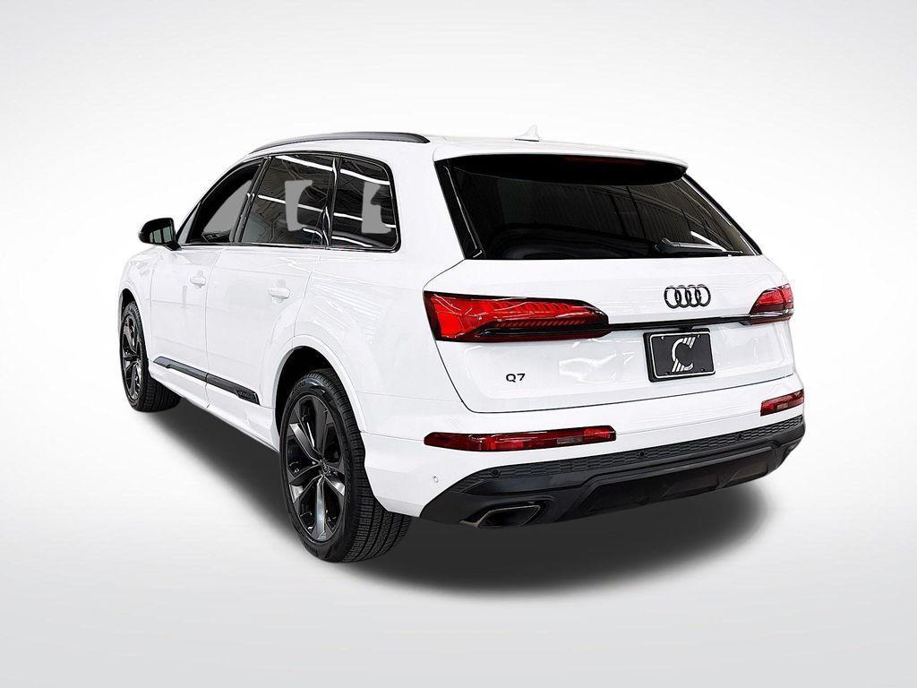used 2025 Audi Q7 car, priced at $61,000