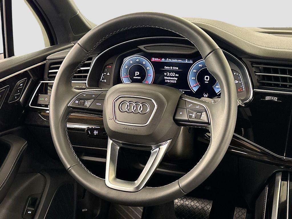 used 2025 Audi Q7 car, priced at $61,000