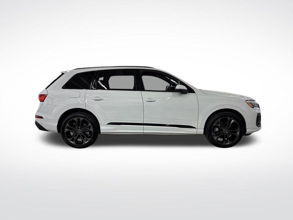 used 2025 Audi Q7 car, priced at $61,000