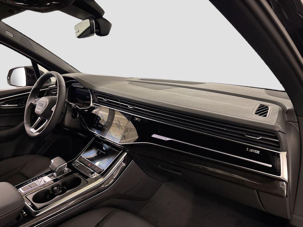new 2025 Audi Q7 car, priced at $69,490