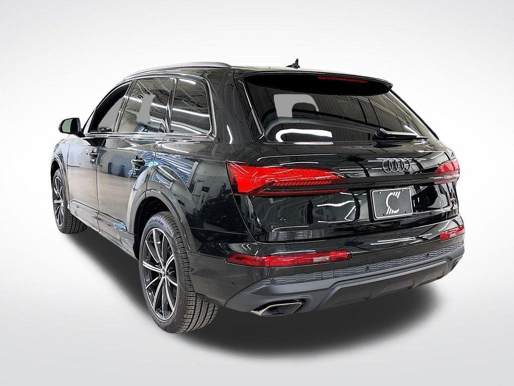 new 2025 Audi Q7 car, priced at $69,490