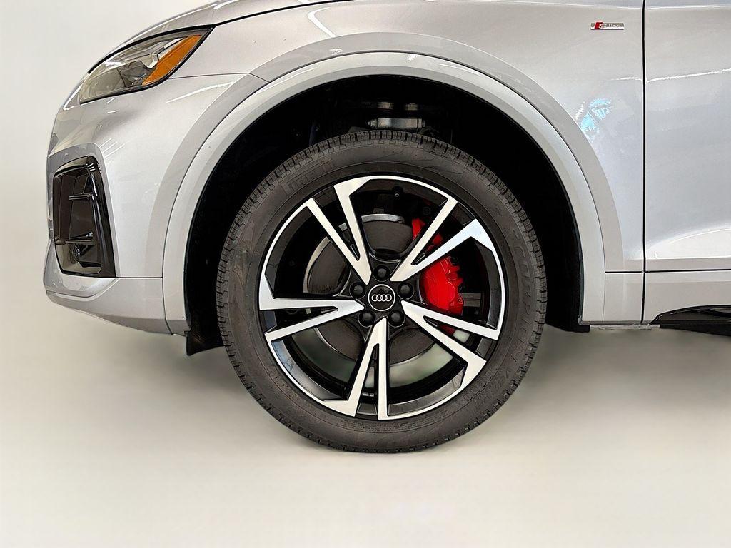 new 2025 Audi Q5 car, priced at $59,575