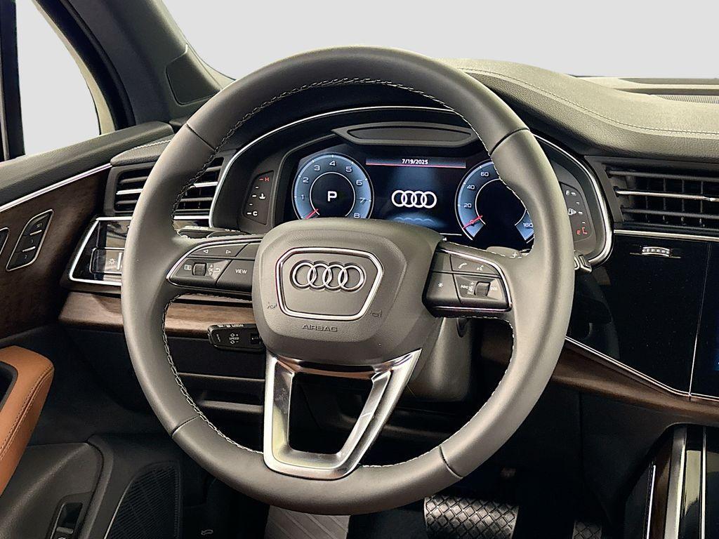 new 2025 Audi Q7 car, priced at $75,305