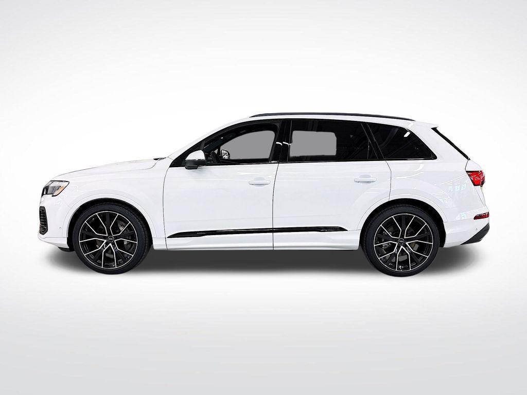 new 2025 Audi Q7 car, priced at $75,305