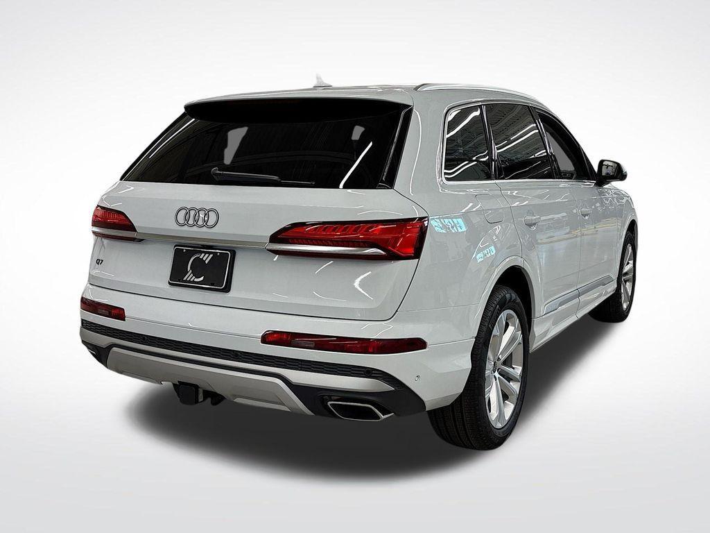 new 2025 Audi Q7 car, priced at $75,505