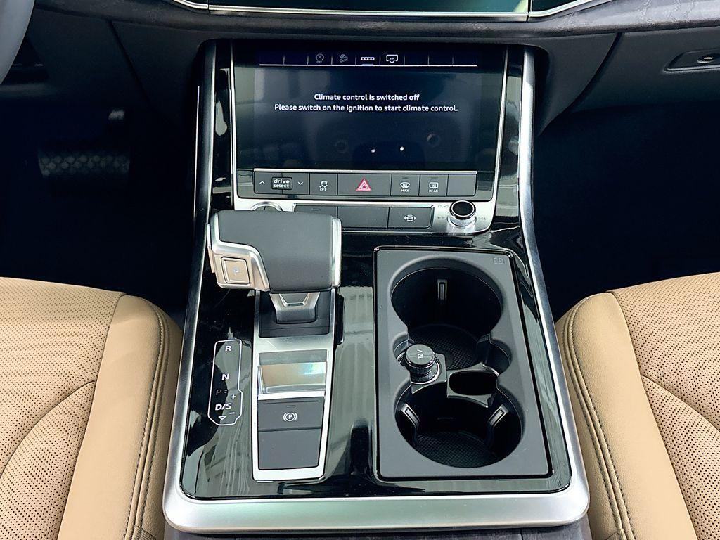 new 2025 Audi Q7 car, priced at $75,505