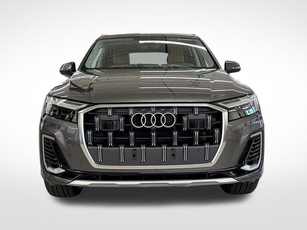 new 2025 Audi Q7 car, priced at $72,600