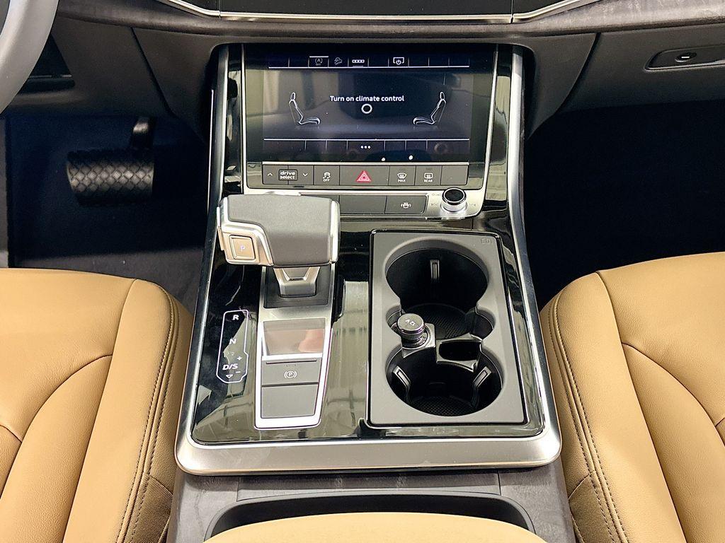 new 2025 Audi Q7 car, priced at $72,600