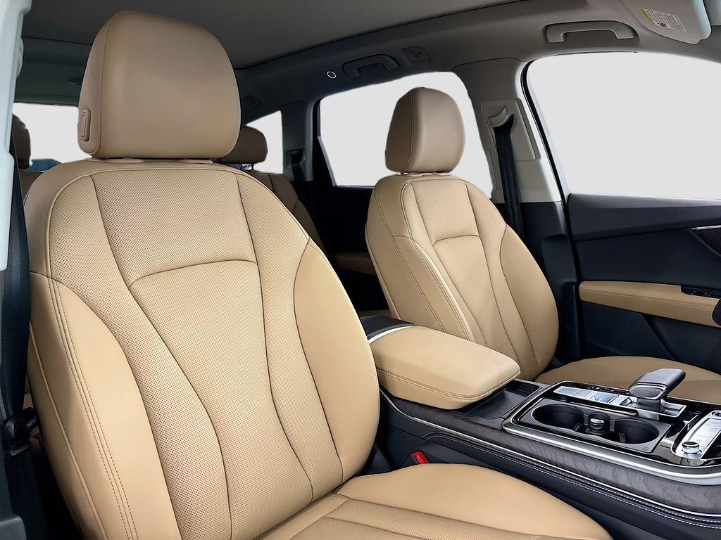 new 2025 Audi Q7 car, priced at $74,555