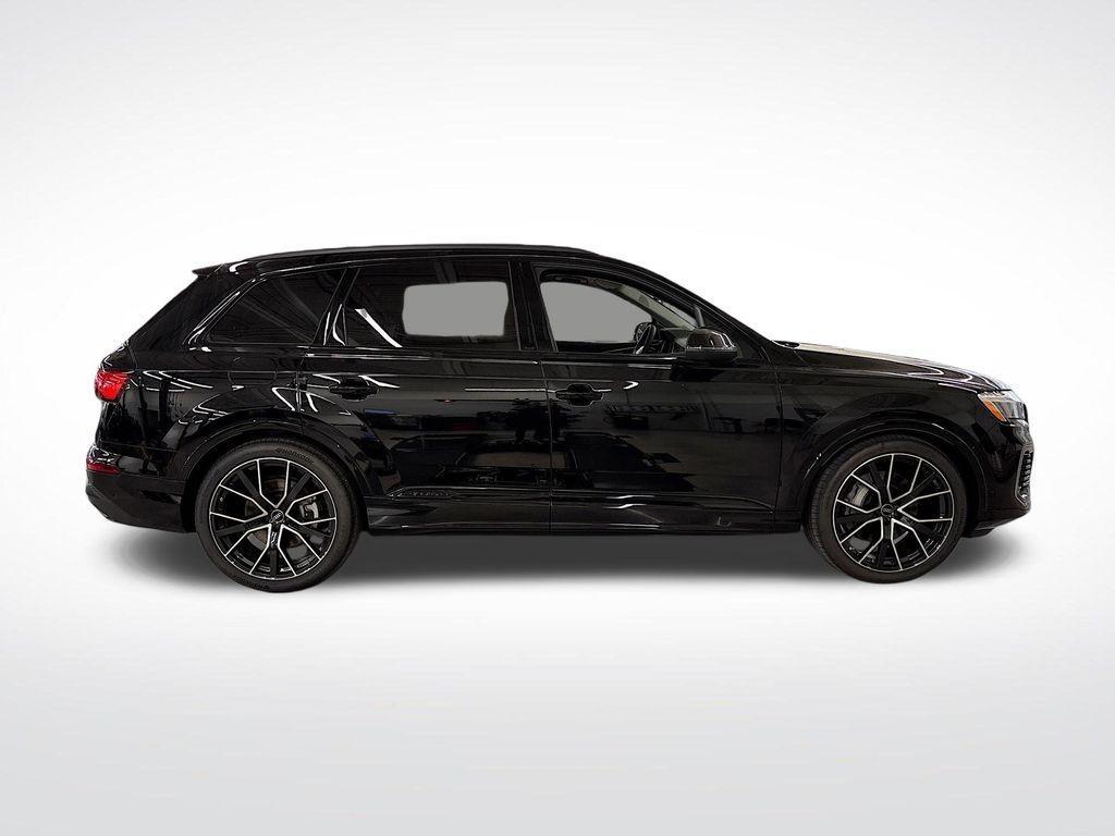 new 2025 Audi Q7 car, priced at $74,555