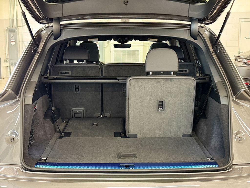 new 2025 Audi Q7 car, priced at $74,250