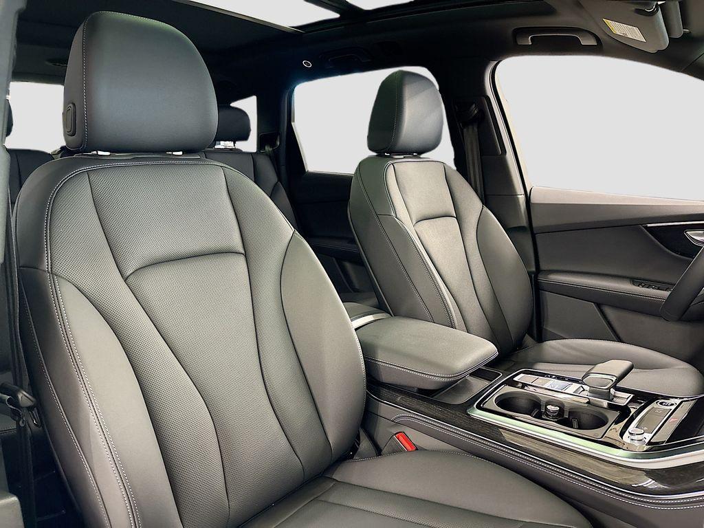 new 2025 Audi Q7 car, priced at $74,250