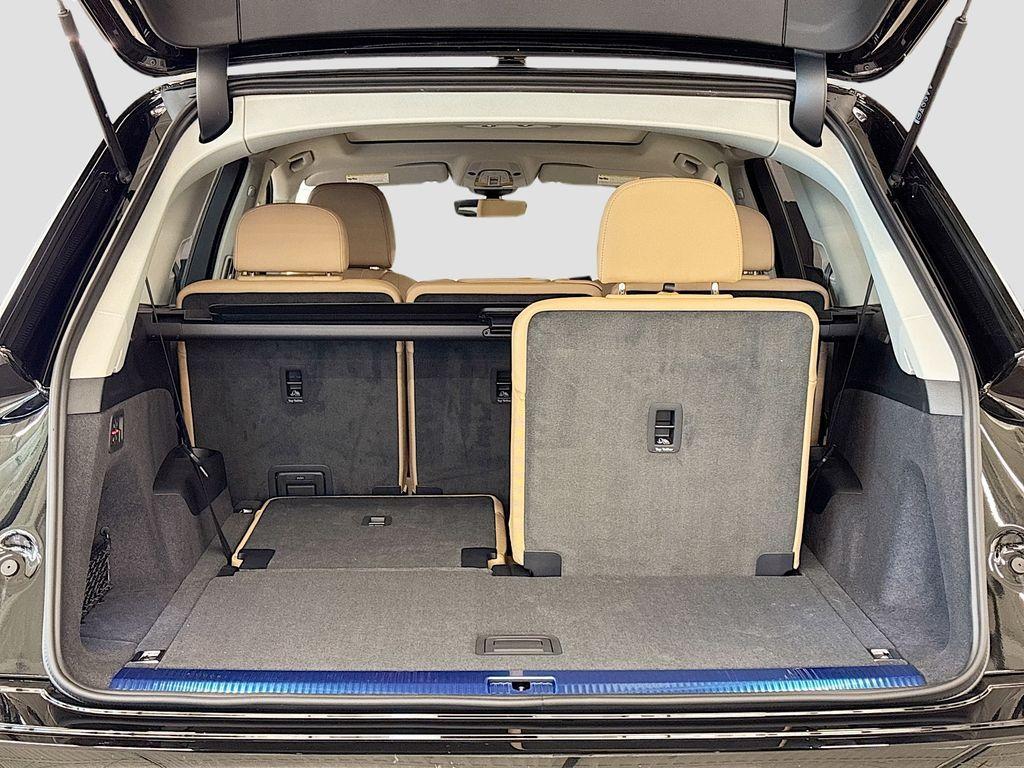 new 2025 Audi Q7 car, priced at $77,750