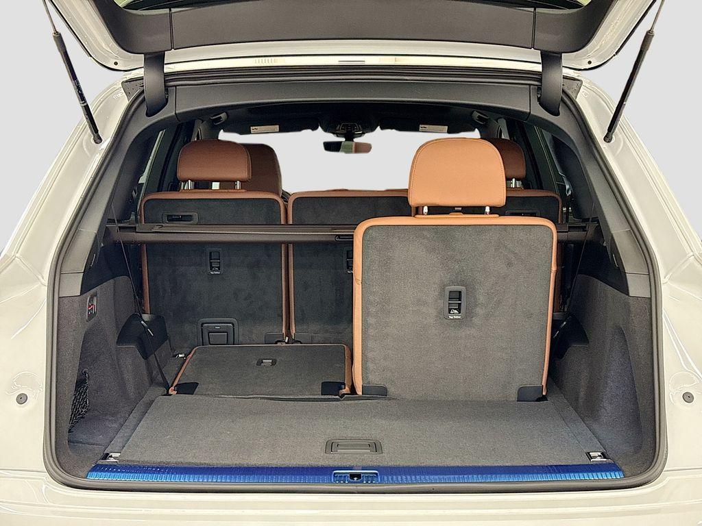 new 2025 Audi Q7 car, priced at $72,600