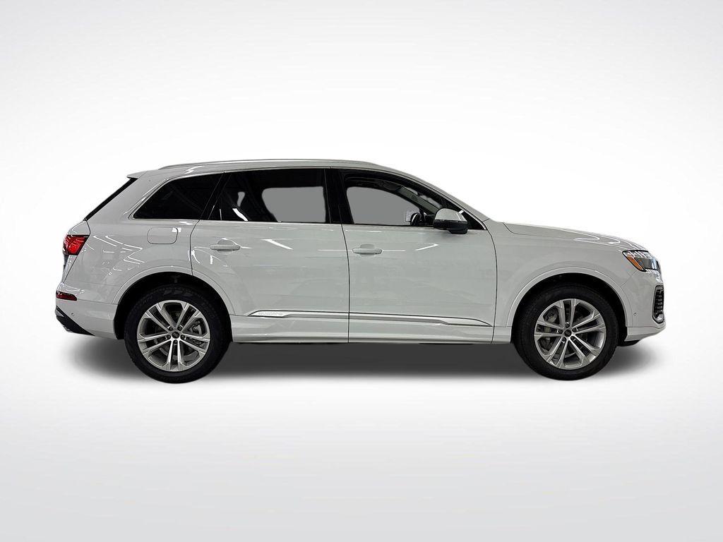 new 2025 Audi Q7 car, priced at $71,725