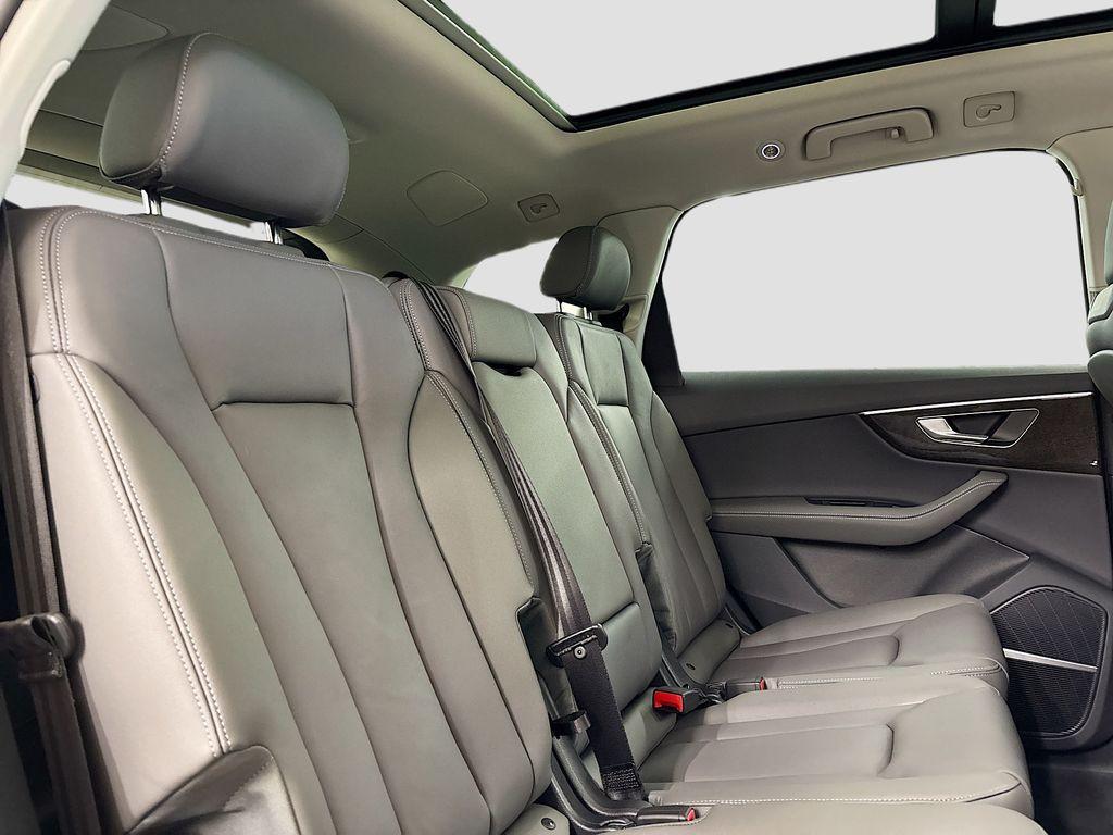 new 2025 Audi Q7 car, priced at $71,725