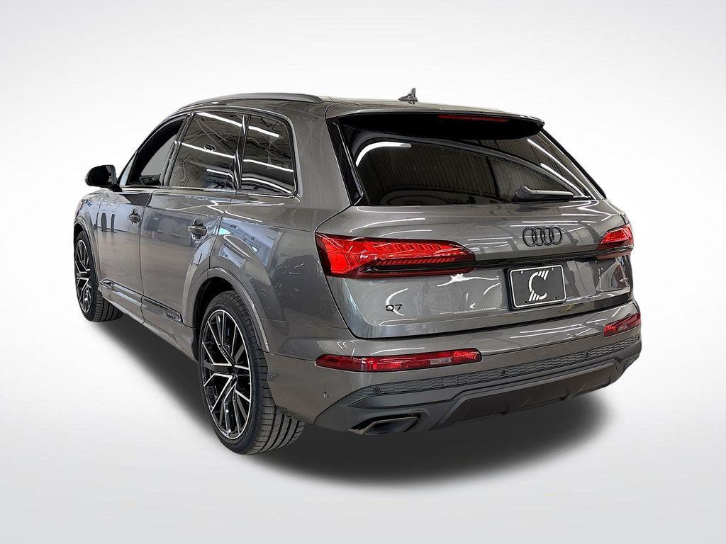 new 2025 Audi Q7 car, priced at $74,555