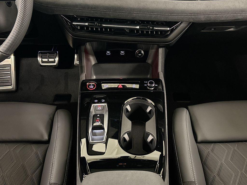 new 2025 Audi S6 car, priced at $89,050