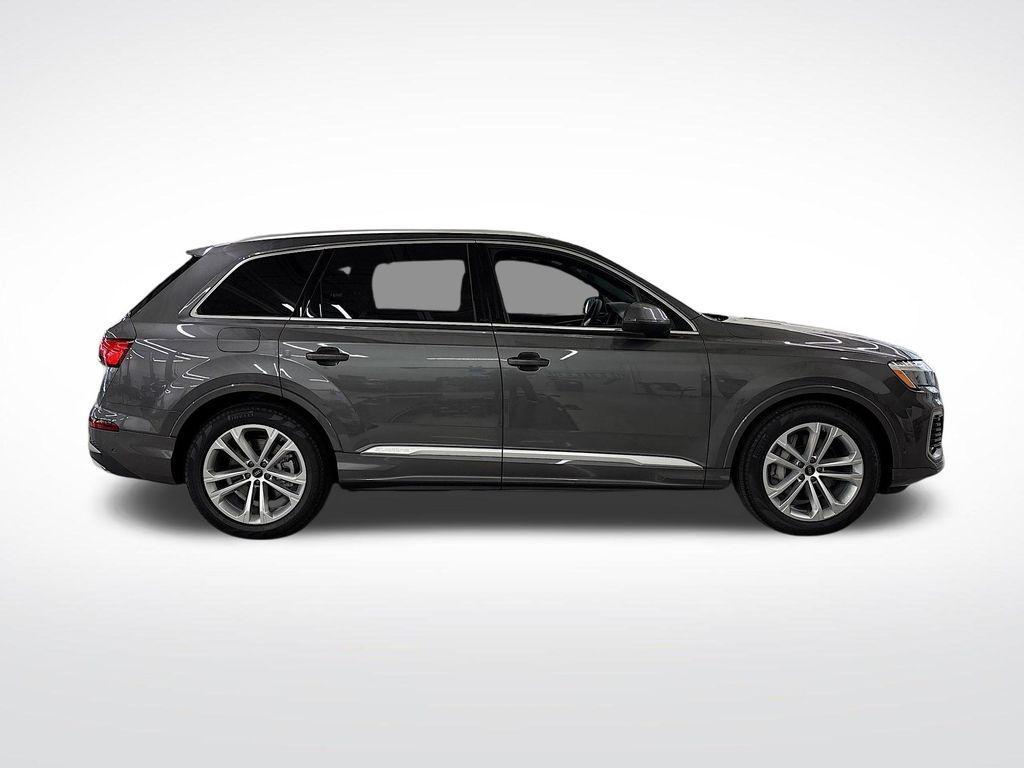 new 2025 Audi Q7 car, priced at $71,850