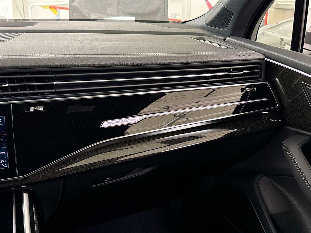 new 2025 Audi Q7 car, priced at $74,645