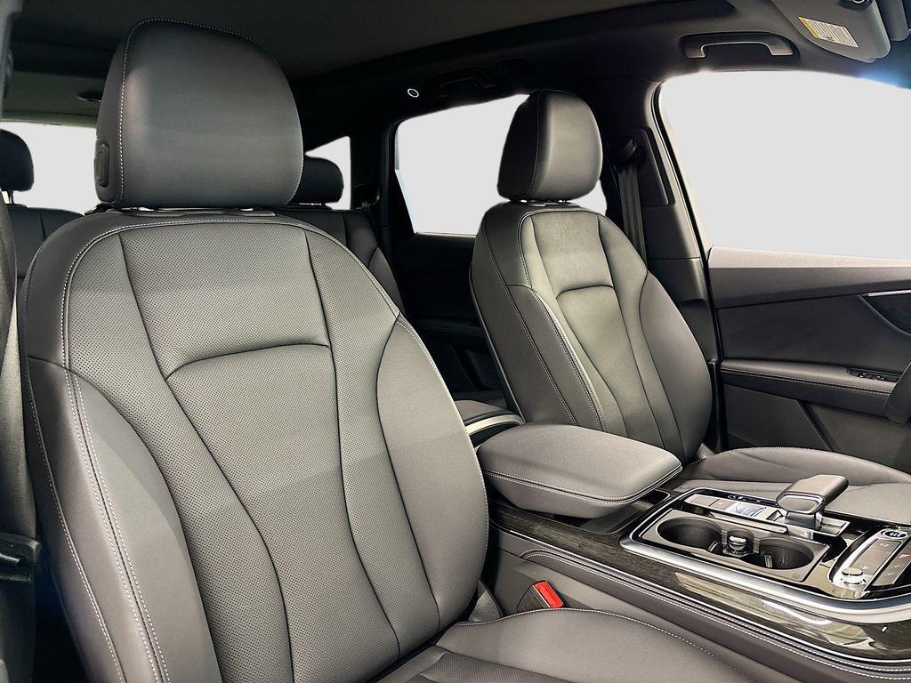 new 2025 Audi Q7 car, priced at $74,250