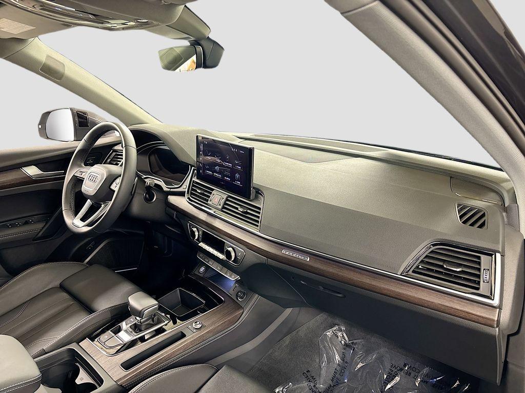 used 2025 Audi Q5 car, priced at $43,000