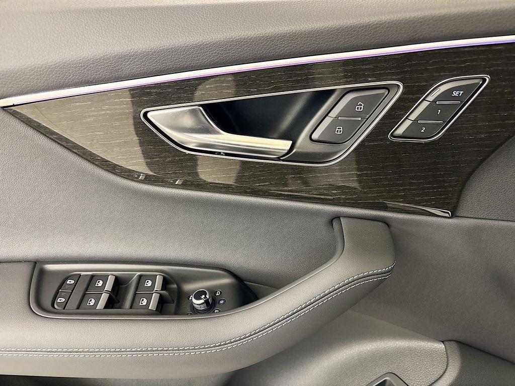 new 2025 Audi Q7 car, priced at $71,705