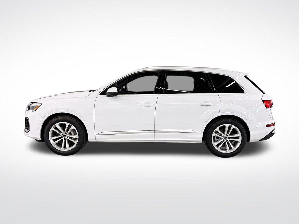 new 2025 Audi Q7 car, priced at $71,705
