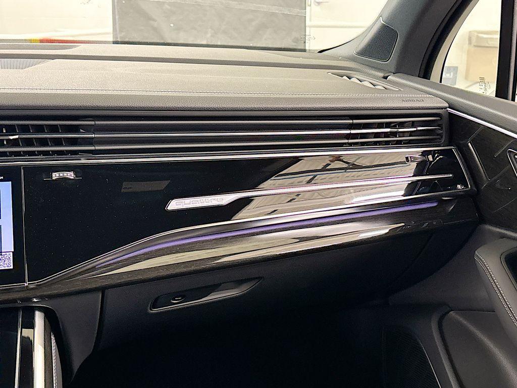 new 2025 Audi Q7 car, priced at $71,705