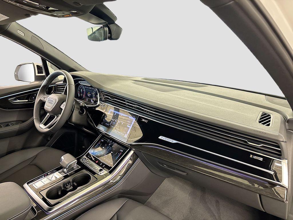 new 2025 Audi Q7 car, priced at $73,960