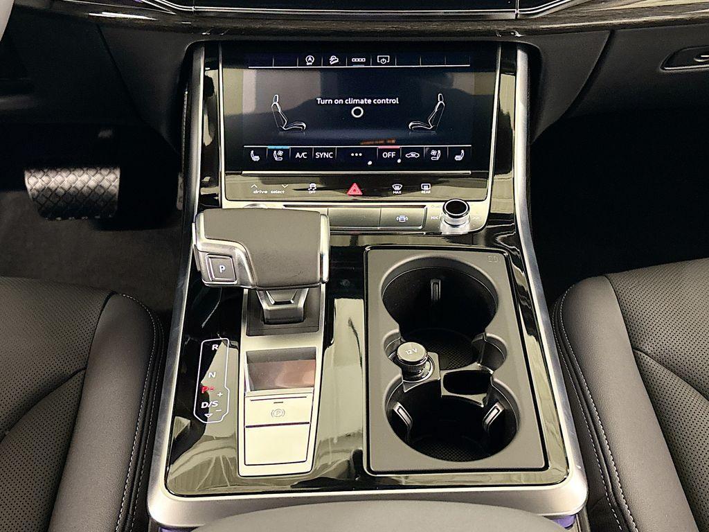 new 2025 Audi Q7 car, priced at $73,960