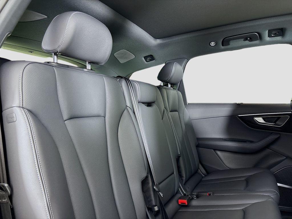 new 2025 Audi Q7 car, priced at $71,450
