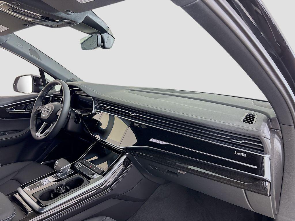 new 2025 Audi Q7 car, priced at $71,450