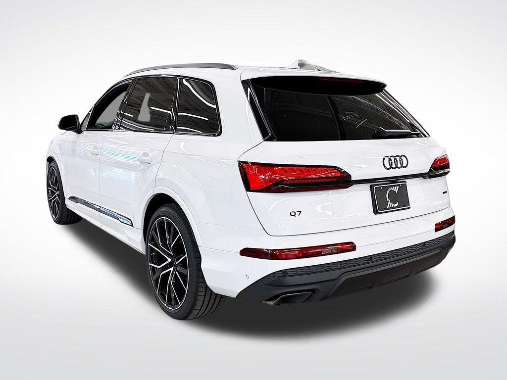 new 2025 Audi Q7 car, priced at $74,645