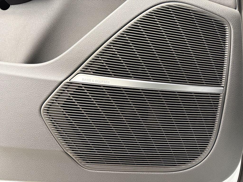 new 2025 Audi Q7 car, priced at $74,645