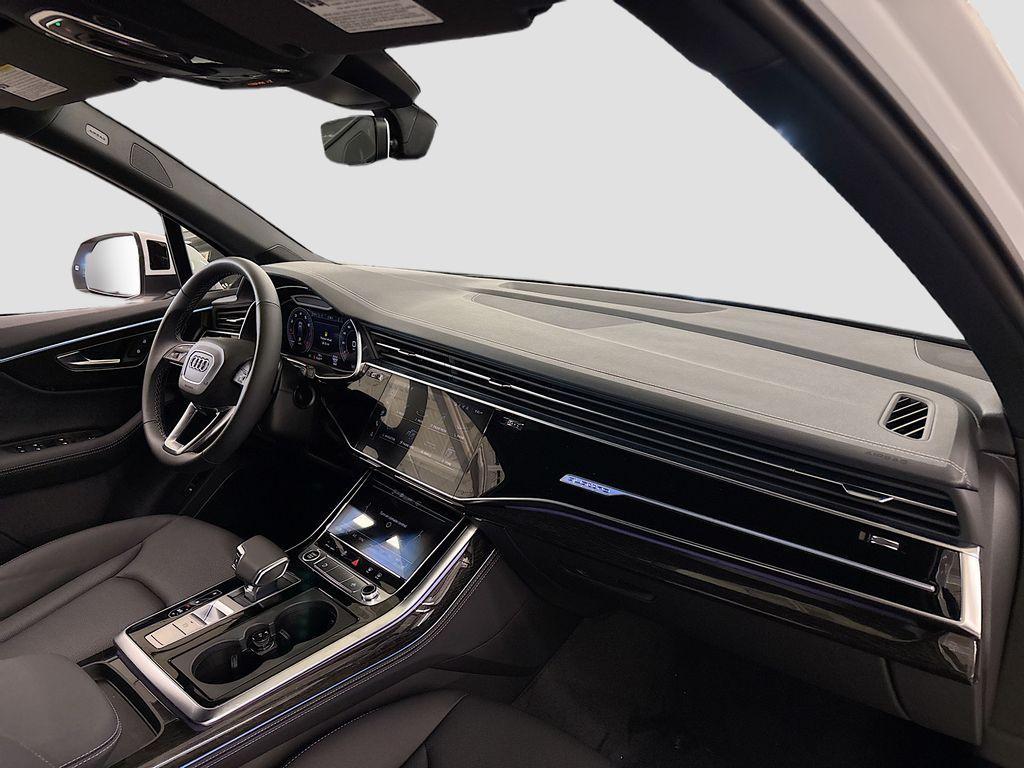 new 2025 Audi Q7 car, priced at $74,645