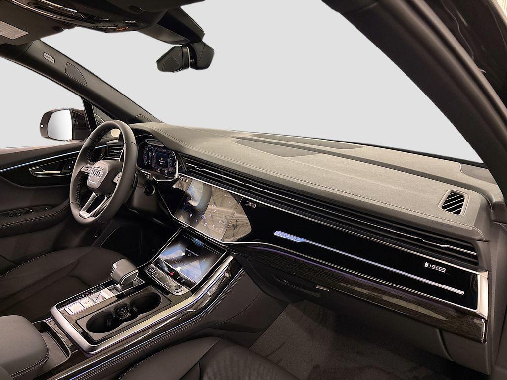 new 2025 Audi Q7 car, priced at $71,705
