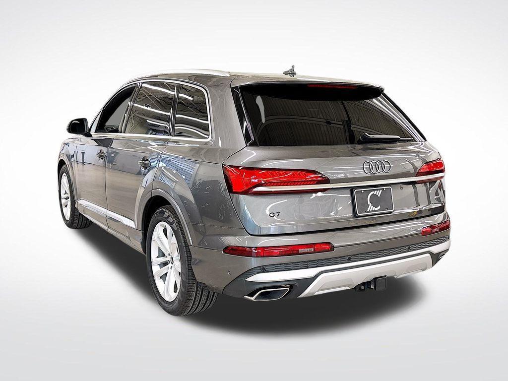 new 2025 Audi Q7 car, priced at $71,850