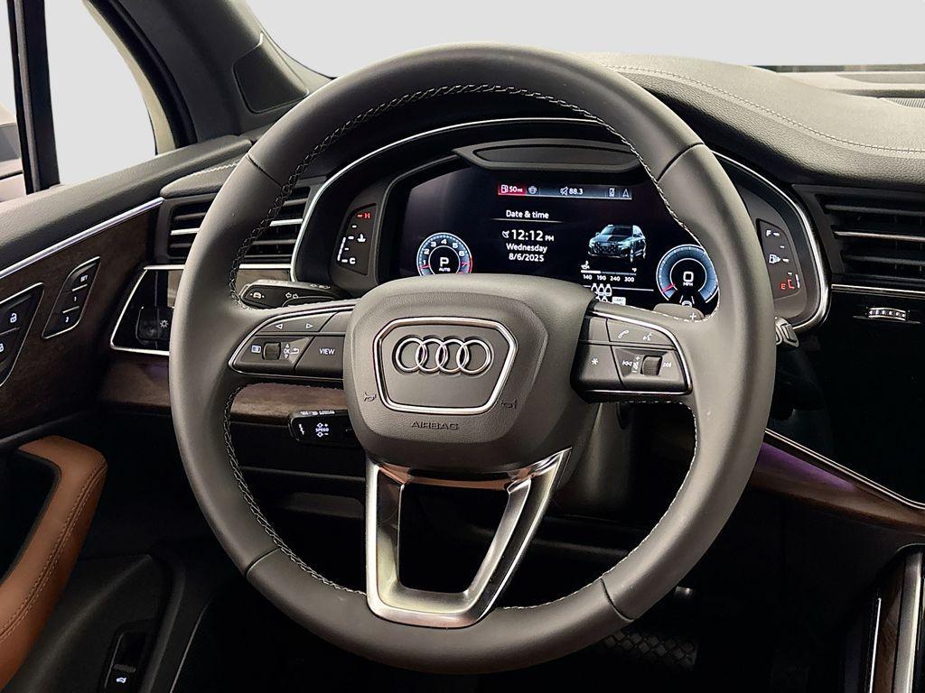new 2025 Audi Q7 car, priced at $75,395
