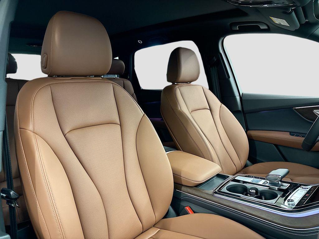 new 2025 Audi Q7 car, priced at $75,395