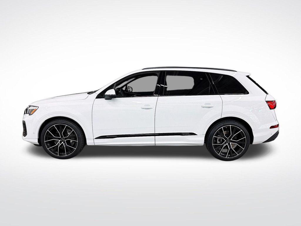 new 2025 Audi Q7 car, priced at $75,395
